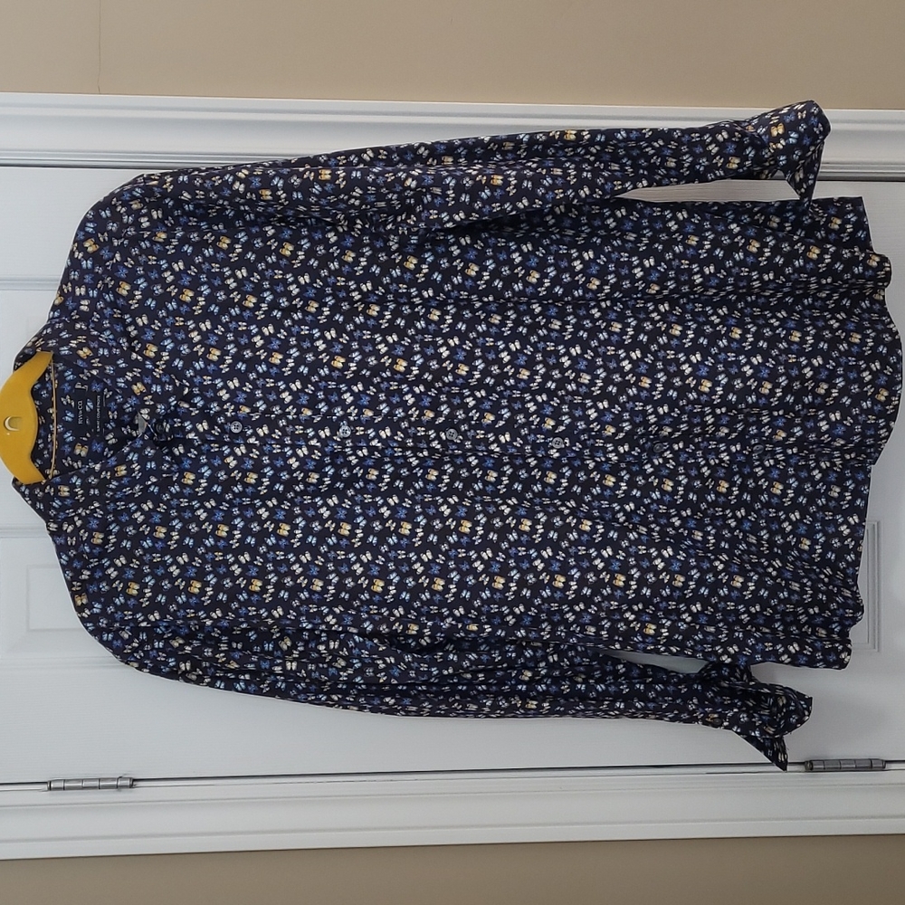 RW&Co dress shirt. Size XXL. Used but like new.